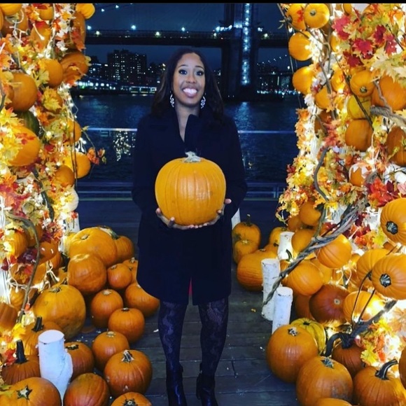 Meet your Posher, Fallon - Picture 3 of 17